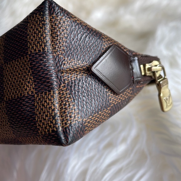 Authentic Louis Vuitton Damier Ebene Cosmetic Pouch - Picture 14 of 16